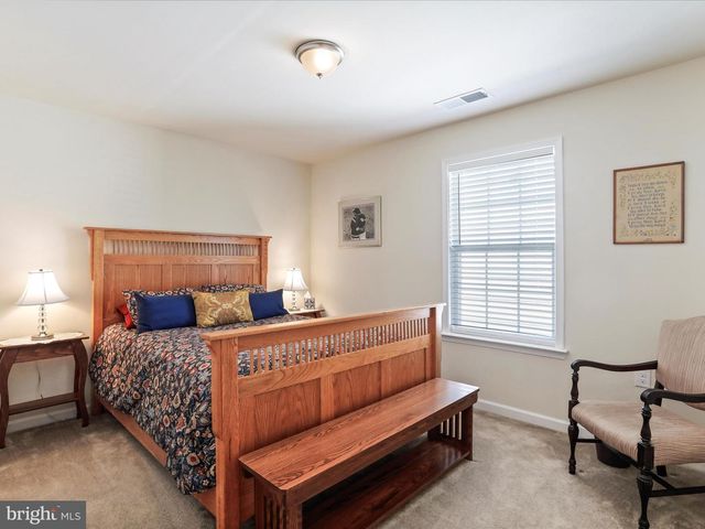 1241 N FAIRFAX BLVD, Ranson, WV 25438