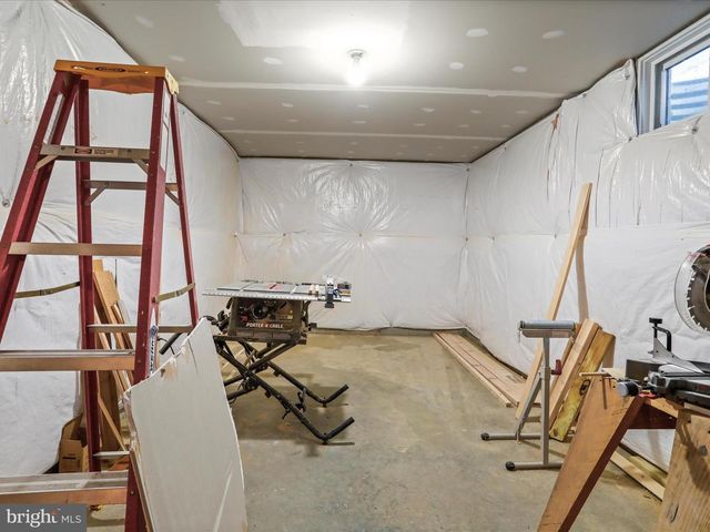 1241 N FAIRFAX BLVD, Ranson, WV 25438