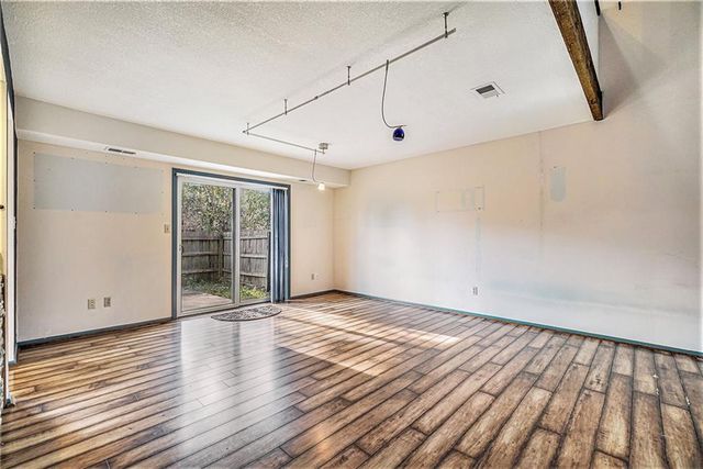 10863 Rosehill Road, Overland Park, KS 66210