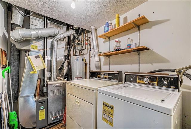 10863 Rosehill Road, Overland Park, KS 66210