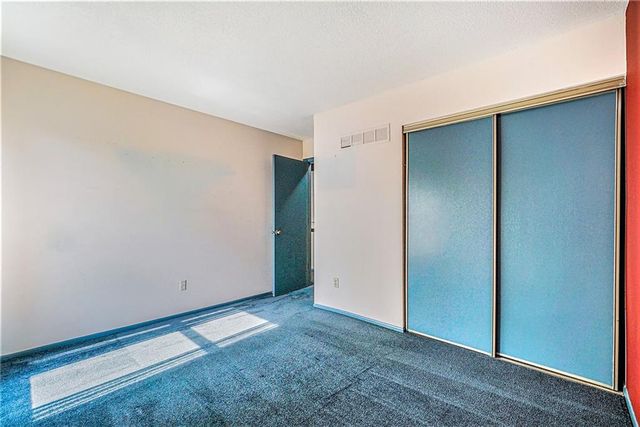 10863 Rosehill Road, Overland Park, KS 66210