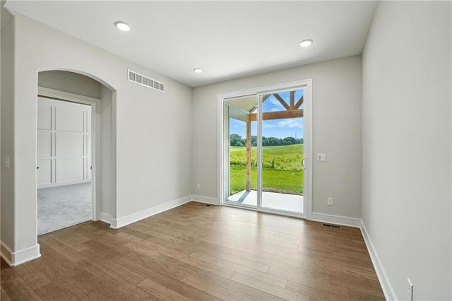 4264 Lake Shore Court, Basehor, KS 66007