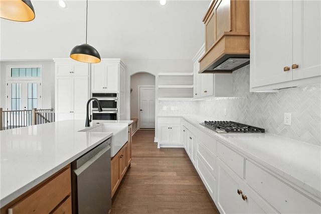 4264 Lake Shore Court, Basehor, KS 66007