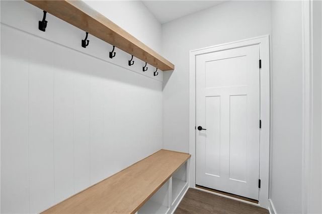 4264 Lake Shore Court, Basehor, KS 66007