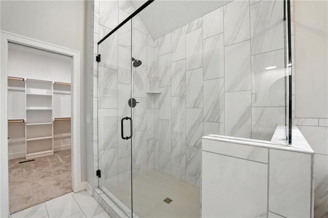 4264 Lake Shore Court, Basehor, KS 66007