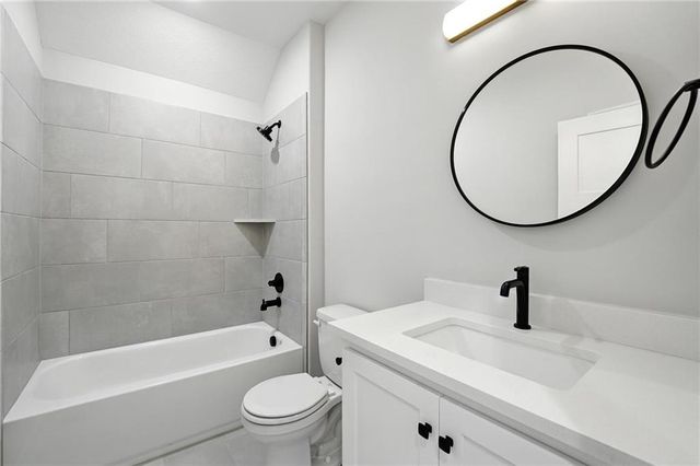 4264 Lake Shore Court, Basehor, KS 66007