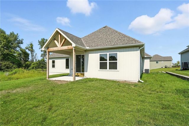 4264 Lake Shore Court, Basehor, KS 66007