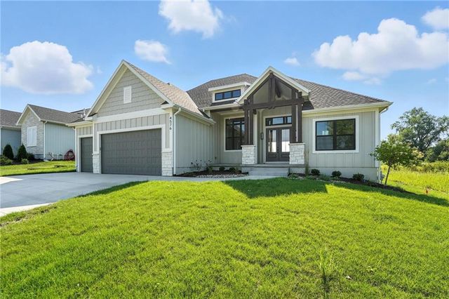 4264 Lake Shore Court, Basehor, KS 66007