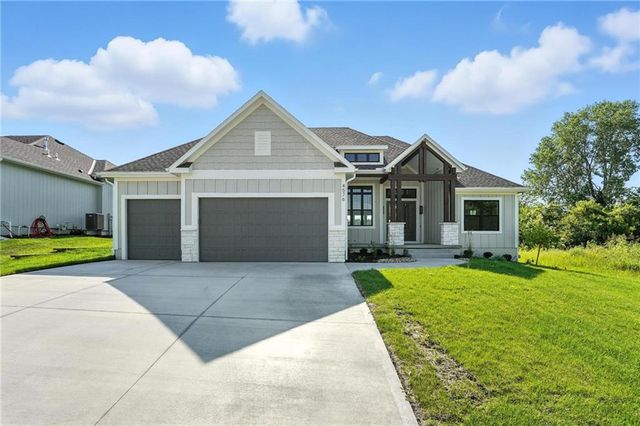 4264 Lake Shore Court, Basehor, KS 66007