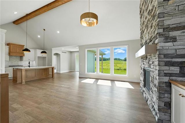 4264 Lake Shore Court, Basehor, KS 66007