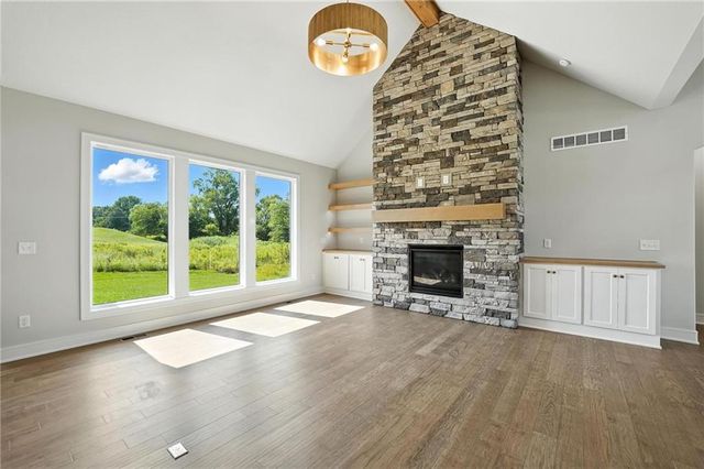 4264 Lake Shore Court, Basehor, KS 66007