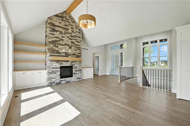 4264 Lake Shore Court, Basehor, KS 66007