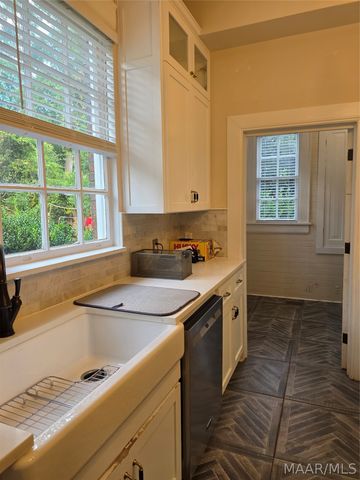 2481 E Cloverdale Park, Montgomery, AL 36106