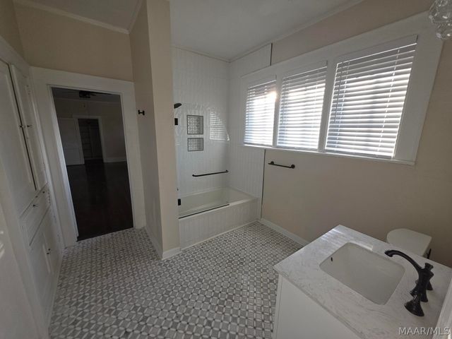 2481 E Cloverdale Park, Montgomery, AL 36106