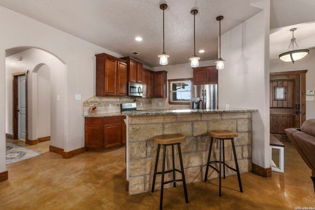 193 County Road 271, Rio Medina, TX 78066
