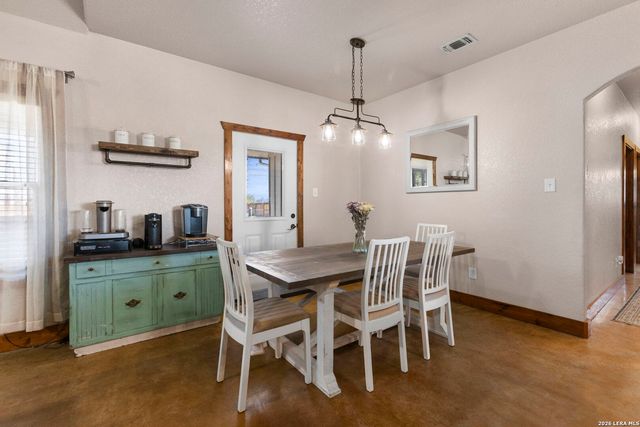 193 County Road 271, Rio Medina, TX 78066