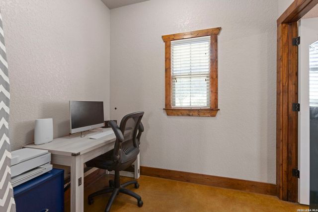 193 County Road 271, Rio Medina, TX 78066
