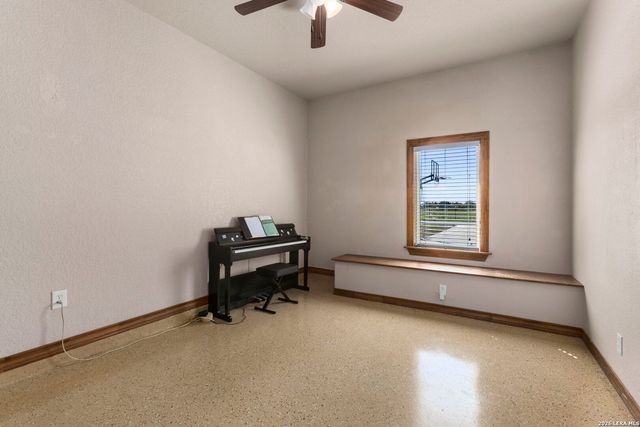 193 County Road 271, Rio Medina, TX 78066