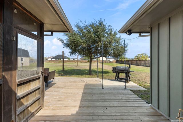 193 County Road 271, Rio Medina, TX 78066