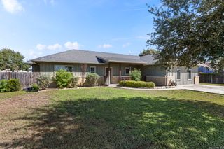 193 County Road 271, Rio Medina, TX 78066