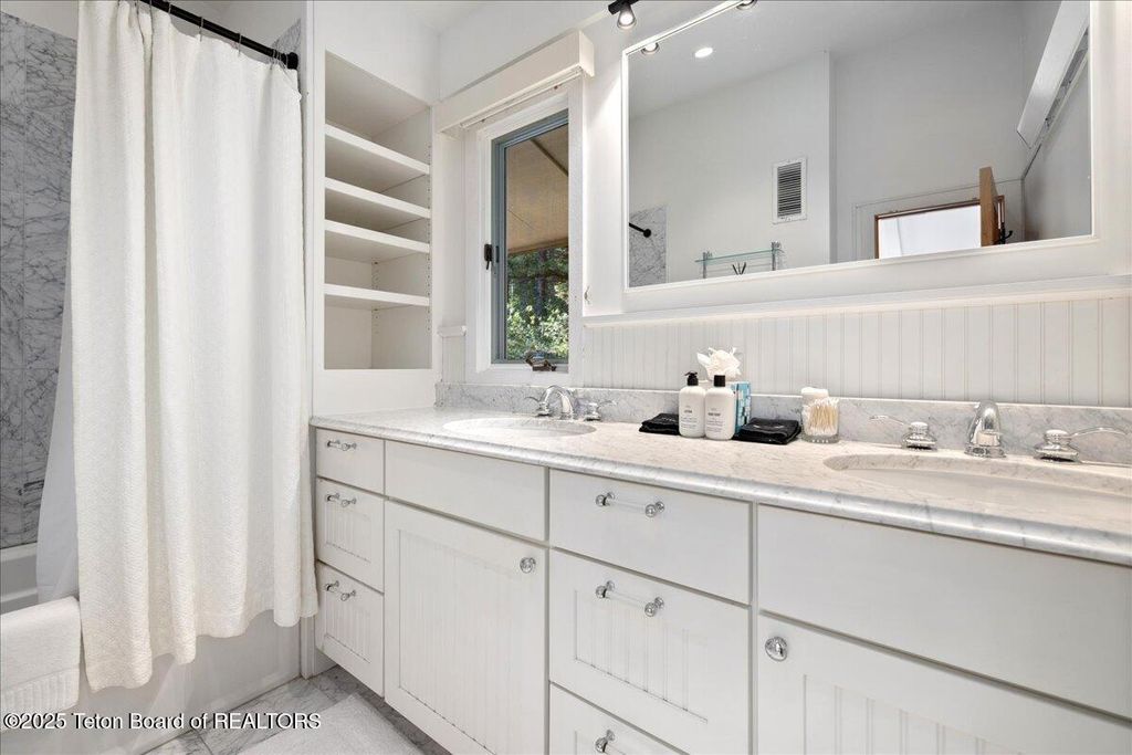 3705 W MCCOLLISTER Drive, Teton Village, WY 83025 photo 17