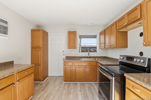 146 Hillsdale, San Antonio, TX 78227