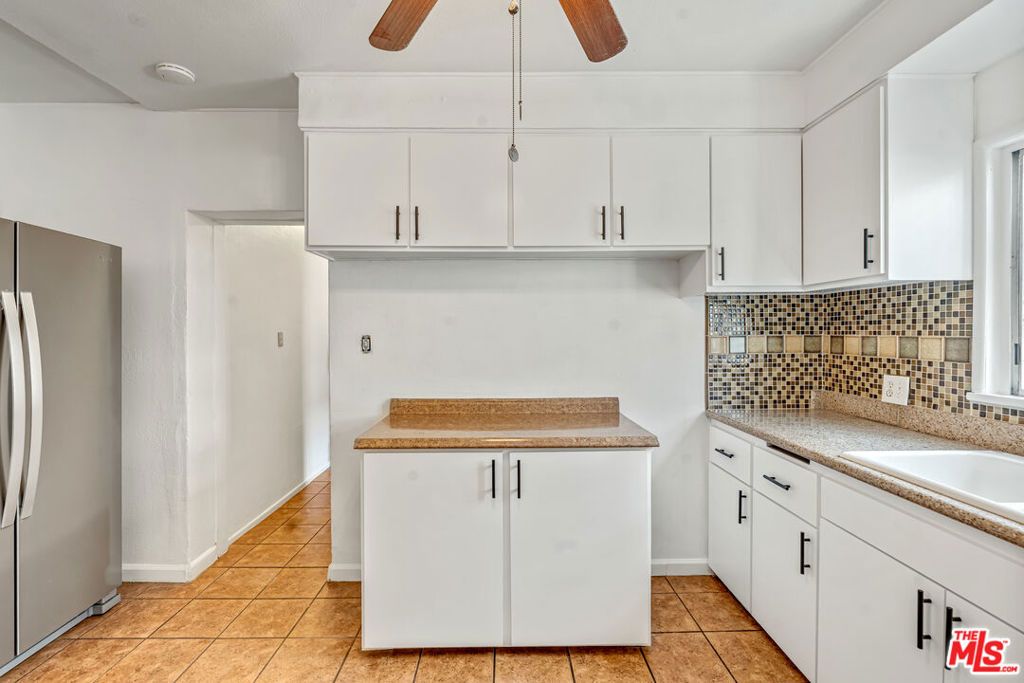 1215 W 59th Street, Los Angeles, CA 90044 — photo 5
