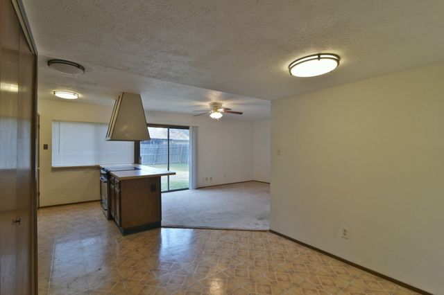 809 Levelland Drive, Arlington, TX 76017