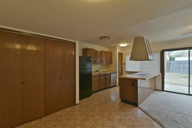 809 Levelland Drive, Arlington, TX 76017