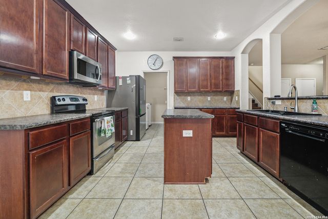 8923 Rainbow Creek, San Antonio, TX 78245