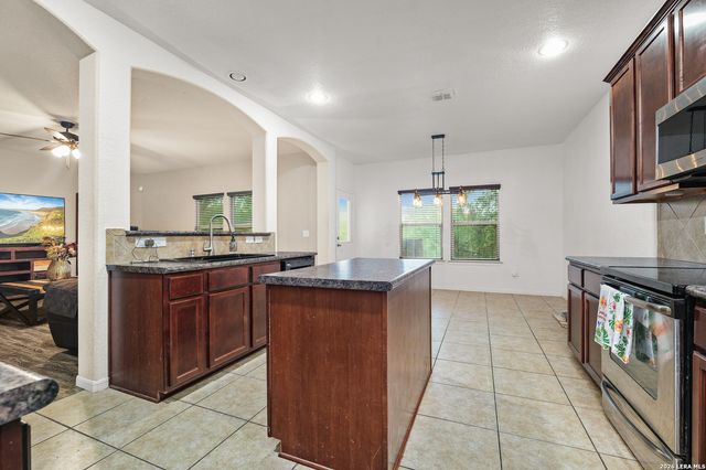 8923 Rainbow Creek, San Antonio, TX 78245