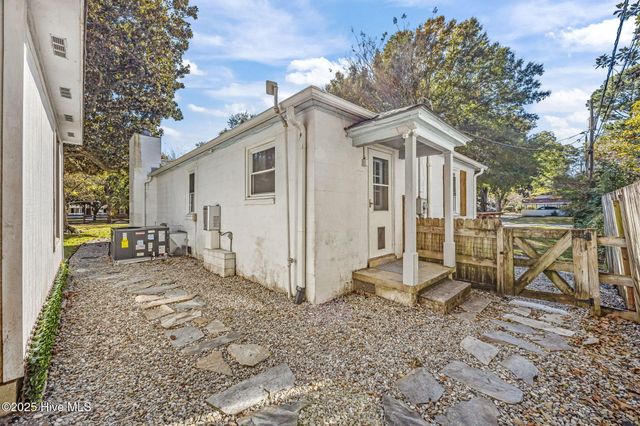 1722 Spencer Avenue, New Bern, NC 28560