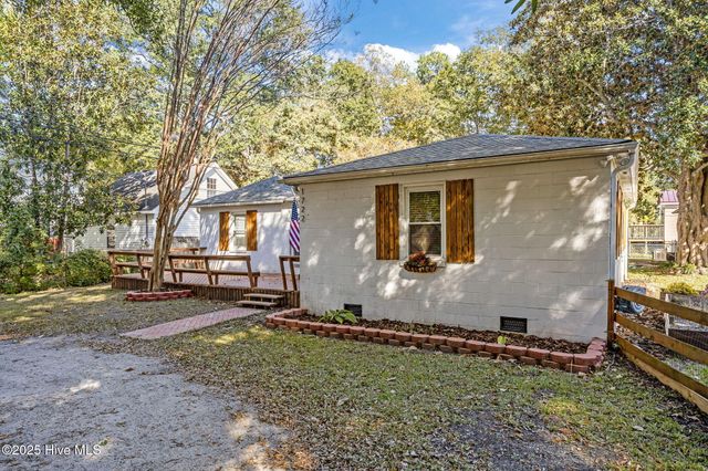 1722 Spencer Avenue, New Bern, NC 28560