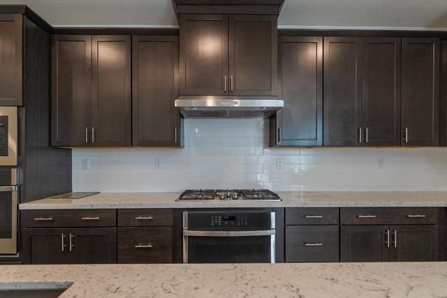 2269 Sierra Village Dr, Roseville, CA 95747