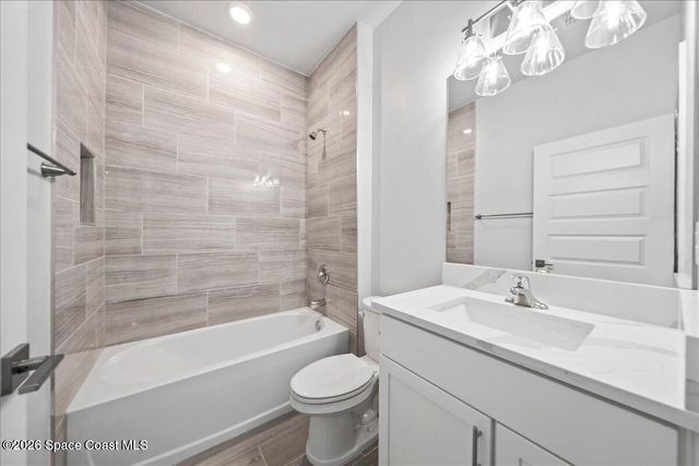 407 Cellini Avenue NE, Palm Bay, FL 32907