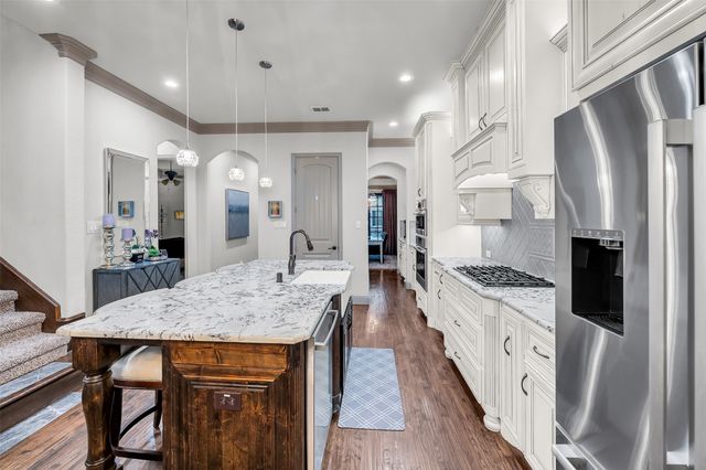 2216 6th Avenue, Flower Mound, TX 75028