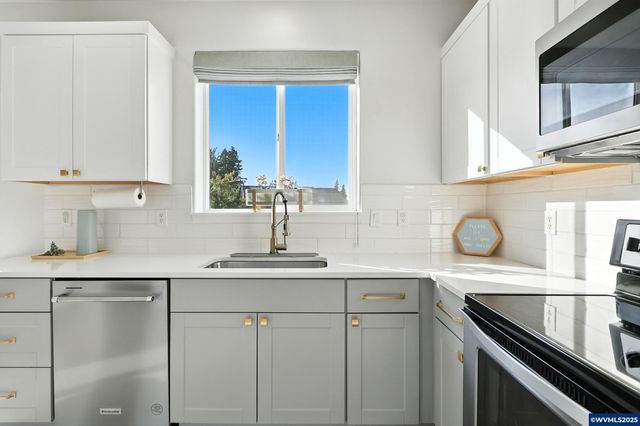 2259 Alex Ct, Salem, OR 97302