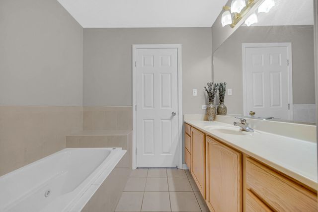 15660 98th Avenue, Dyer, IN 46311