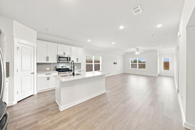 702 Woodford Way, Mckinney, TX 75069