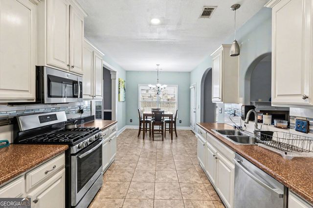 449 Glouchester Drive, Locust Grove, GA 30248