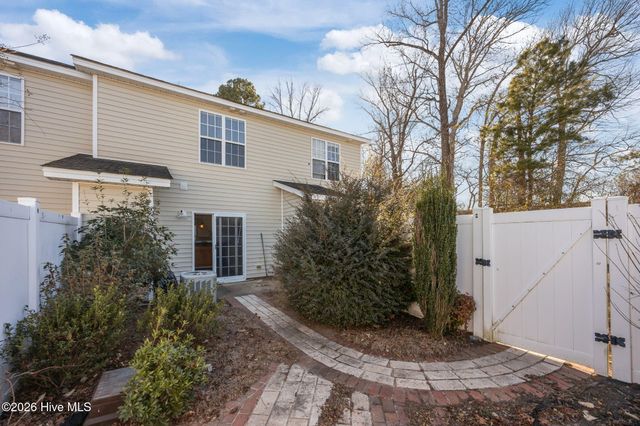 1310 Thomas Langston Road 6, Winterville, NC 28590