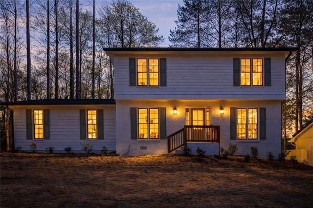 1966 S Hidden Hills Parkway, Stone Mountain, GA 30088