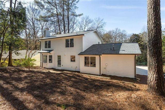 1966 S Hidden Hills Parkway, Stone Mountain, GA 30088