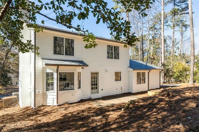 1966 S Hidden Hills Parkway, Stone Mountain, GA 30088