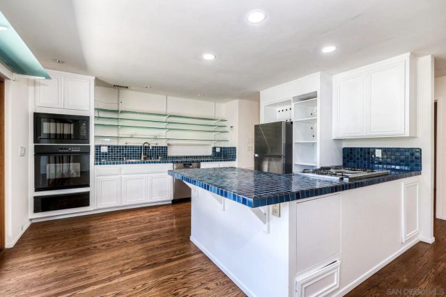 4242 Falcon St, San Diego, CA 92103