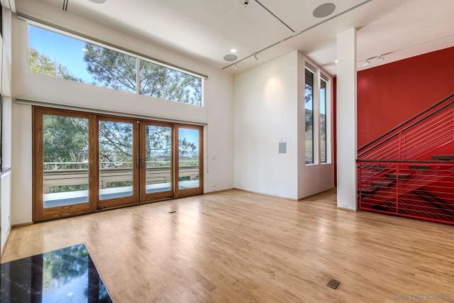 4242 Falcon St, San Diego, CA 92103