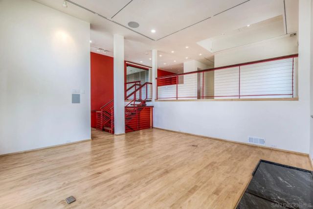 4242 Falcon St, San Diego, CA 92103