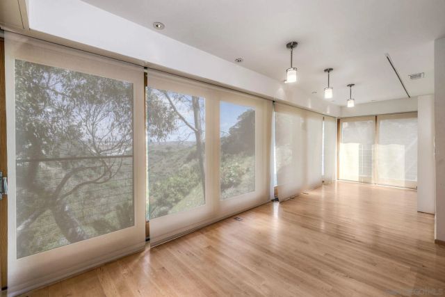 4242 Falcon St, San Diego, CA 92103