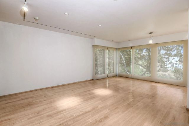 4242 Falcon St, San Diego, CA 92103
