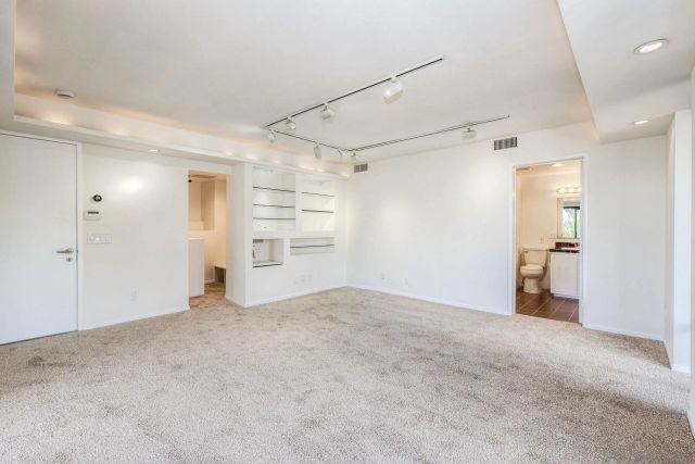 4242 Falcon St, San Diego, CA 92103